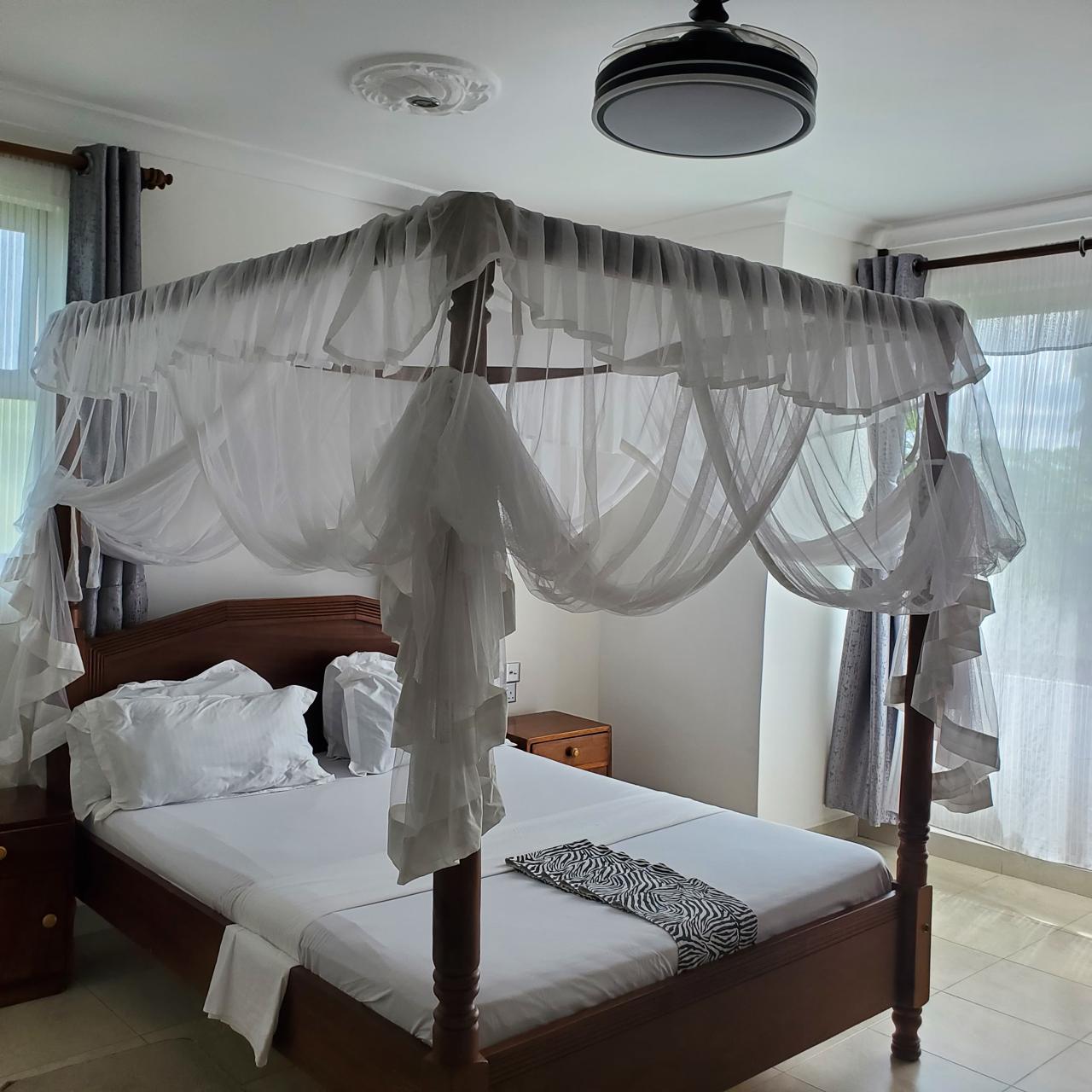 Hotel & Apartment